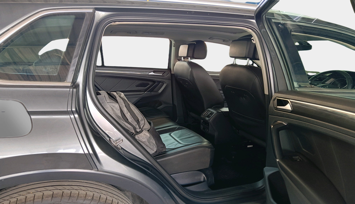 2017 Volkswagen TIGUAN HIGHLINE TDI AT, Diesel, Automatic, 1,23,802 km, interior