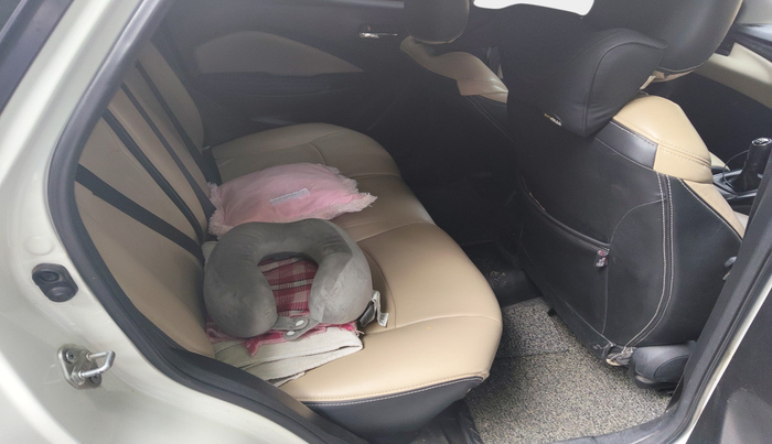 2023 Toyota Glanza V, Petrol, Manual, 1,01,202 km, interior