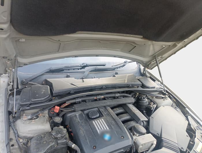2010 BMW 3 Series 325i, Petrol, Automatic, 1,45,685 km, exterior