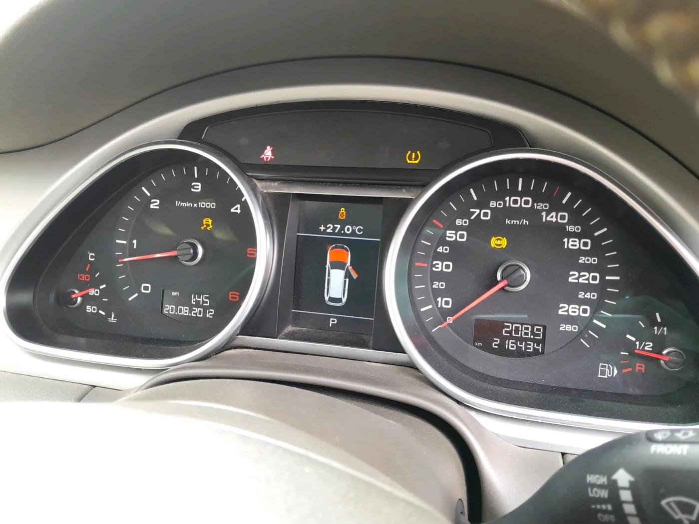 2013 Audi Q7 3.0 TDI PREMIUM PLUS, Diesel, Automatic, 2,16,434 km, interior