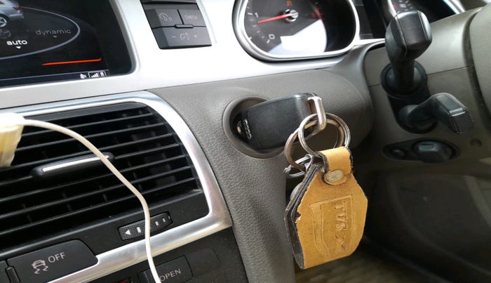 2013 Audi Q7 3.0 TDI PREMIUM PLUS, Diesel, Automatic, 2,16,434 km, interior