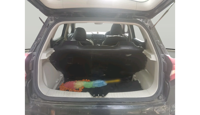 2022 Mahindra XUV300 W6 1.5 Diesel, Diesel, Manual, 1,02,667 km, exterior