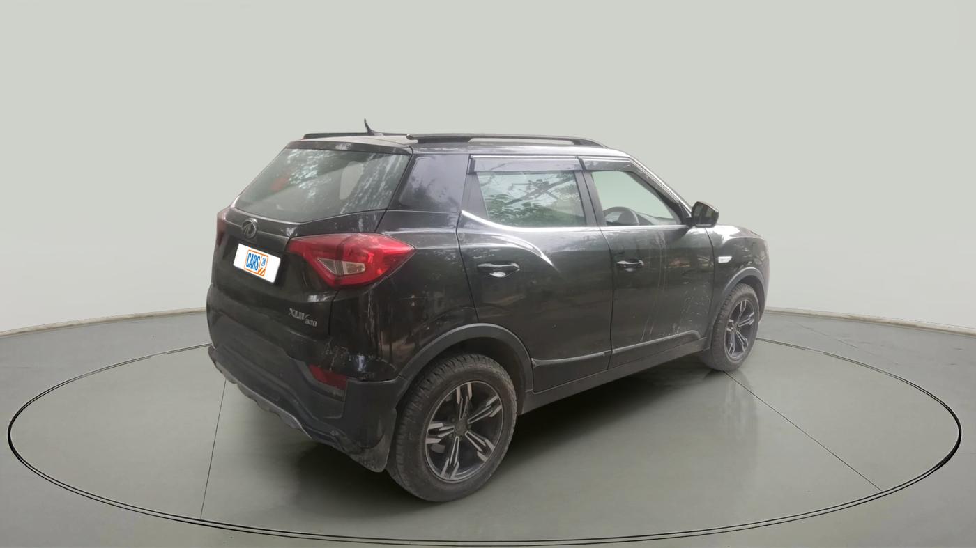 2022 Mahindra XUV300 W6 1.5 Diesel, Diesel, Manual, 1,02,667 km, exterior