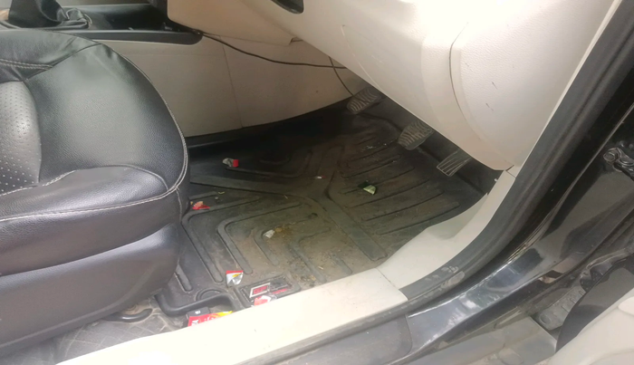 2022 Mahindra XUV300 W6 1.5 Diesel, Diesel, Manual, 1,02,667 km, interior