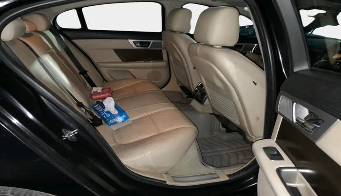 2015 Jaguar XF 2.2 DIESEL, Diesel, Automatic, 1,55,898 km, interior