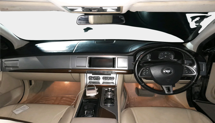 2015 Jaguar XF 2.2 DIESEL, Diesel, Automatic, 1,55,898 km, interior