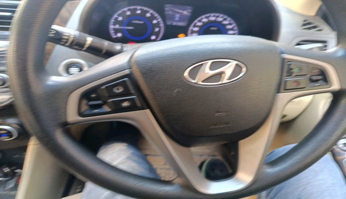 2015 Hyundai Verna FLUIDIC 4S 1.6 VTVT S(O), Petrol, Manual, 41,330 km, interior