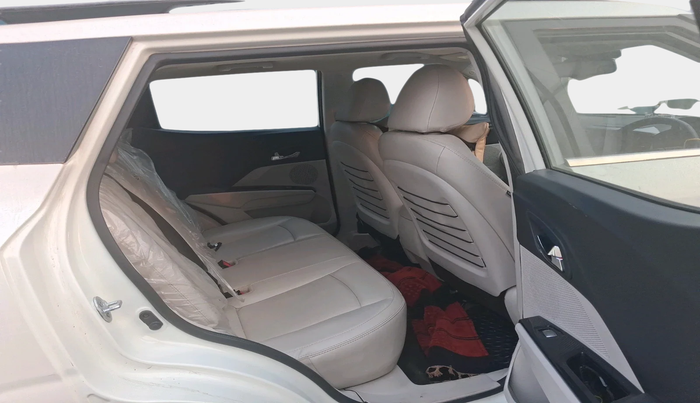 2020 Mahindra XUV300 W8 (O) 1.2 PETROL, Petrol, Manual, 48,728 km, interior