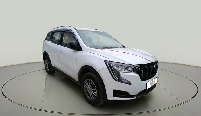 2025 Mahindra XUV700 MX Petrol MT 7 STR, Petrol, Manual, 268 km, exterior