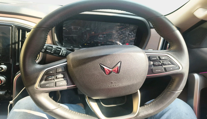 2023 Mahindra SCORPIO-N Z8 DIESEL MT 2WD 7 STR, Diesel, Manual, 25,796 km, interior