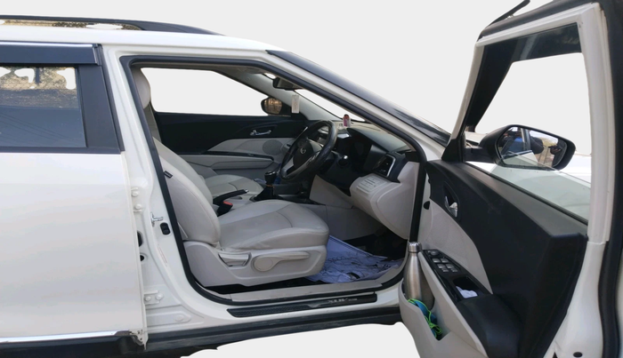 2021 Mahindra XUV300 W8 (O) 1.2 PETROL, Petrol, Manual, 38,946 km, interior