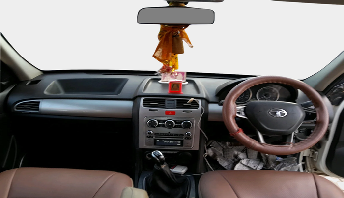 2017 Tata Safari Storme 2.2 EX 4X2, Diesel, Manual, 1,33,482 km, interior