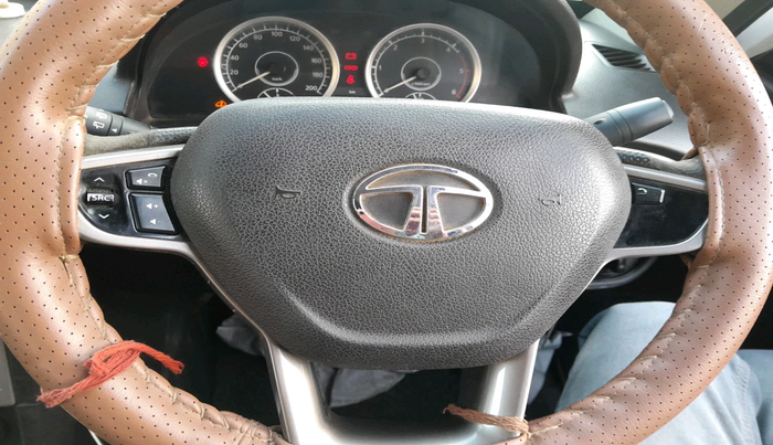 2017 Tata Safari Storme 2.2 EX 4X2, Diesel, Manual, 1,33,482 km, interior