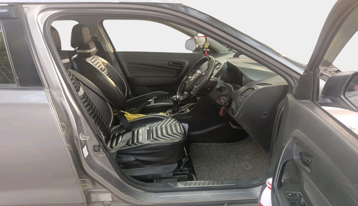 2017 Maruti Vitara Brezza VDI, Diesel, Manual, 1,15,024 km, interior
