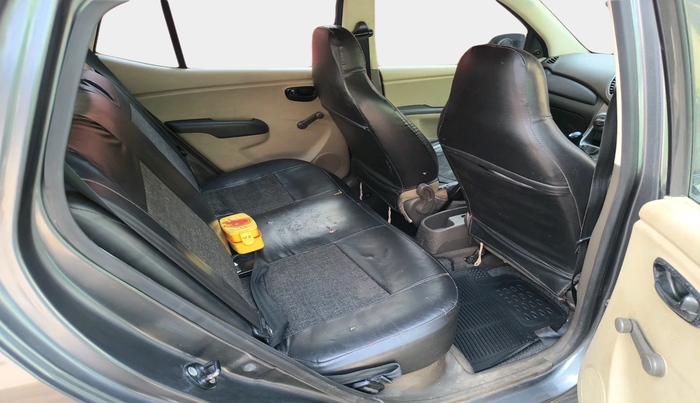 2012 Hyundai i10 ERA 1.1, Petrol, Manual, 1,11,061 km, interior