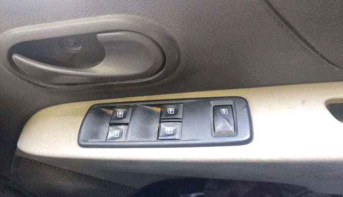 2015 Renault Lodgy 85 PS RXL, Diesel, Manual, 1,37,830 km, interior