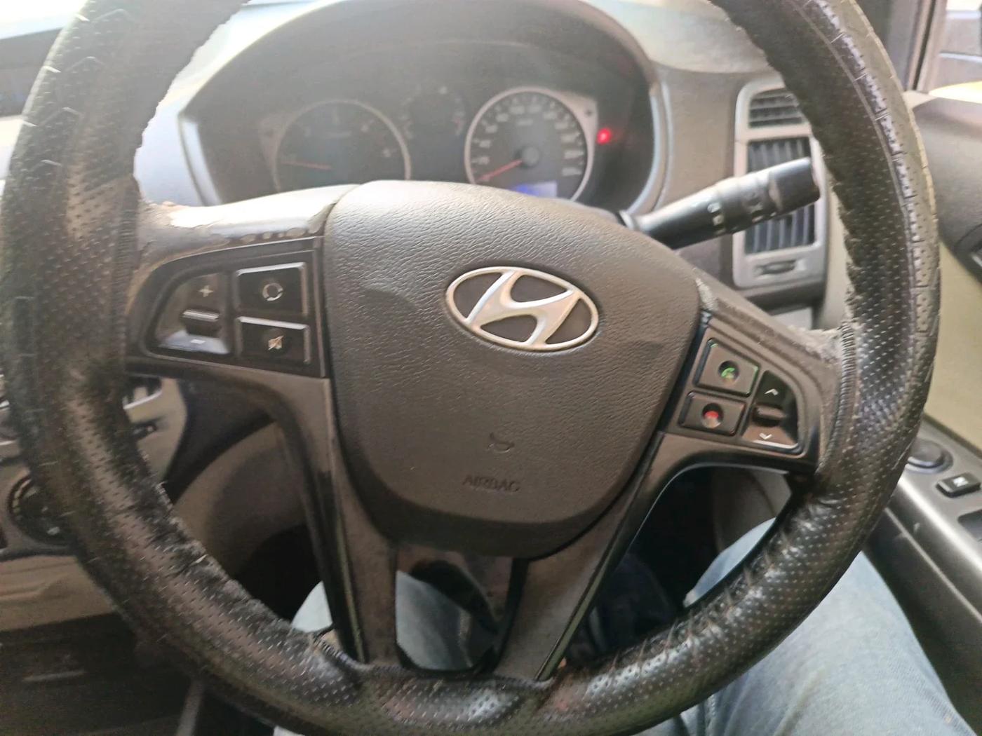2013 Hyundai i20 SPORTZ 1.4 CRDI, Diesel, Manual, 95,500 km, interior