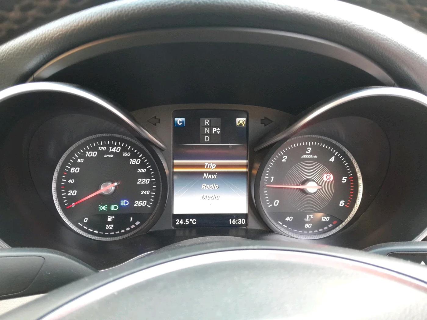 2017 Mercedes Benz C Class C 220 CDI AVANTGARDE, Diesel, Automatic, 1,64,810 km, interior