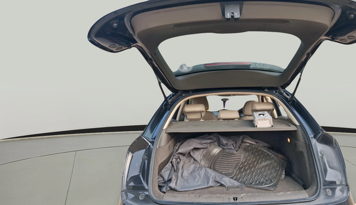 2013 Audi Q3 2.0 QUATTRO TDI AT, Diesel, Automatic, 1,16,254 km, exterior