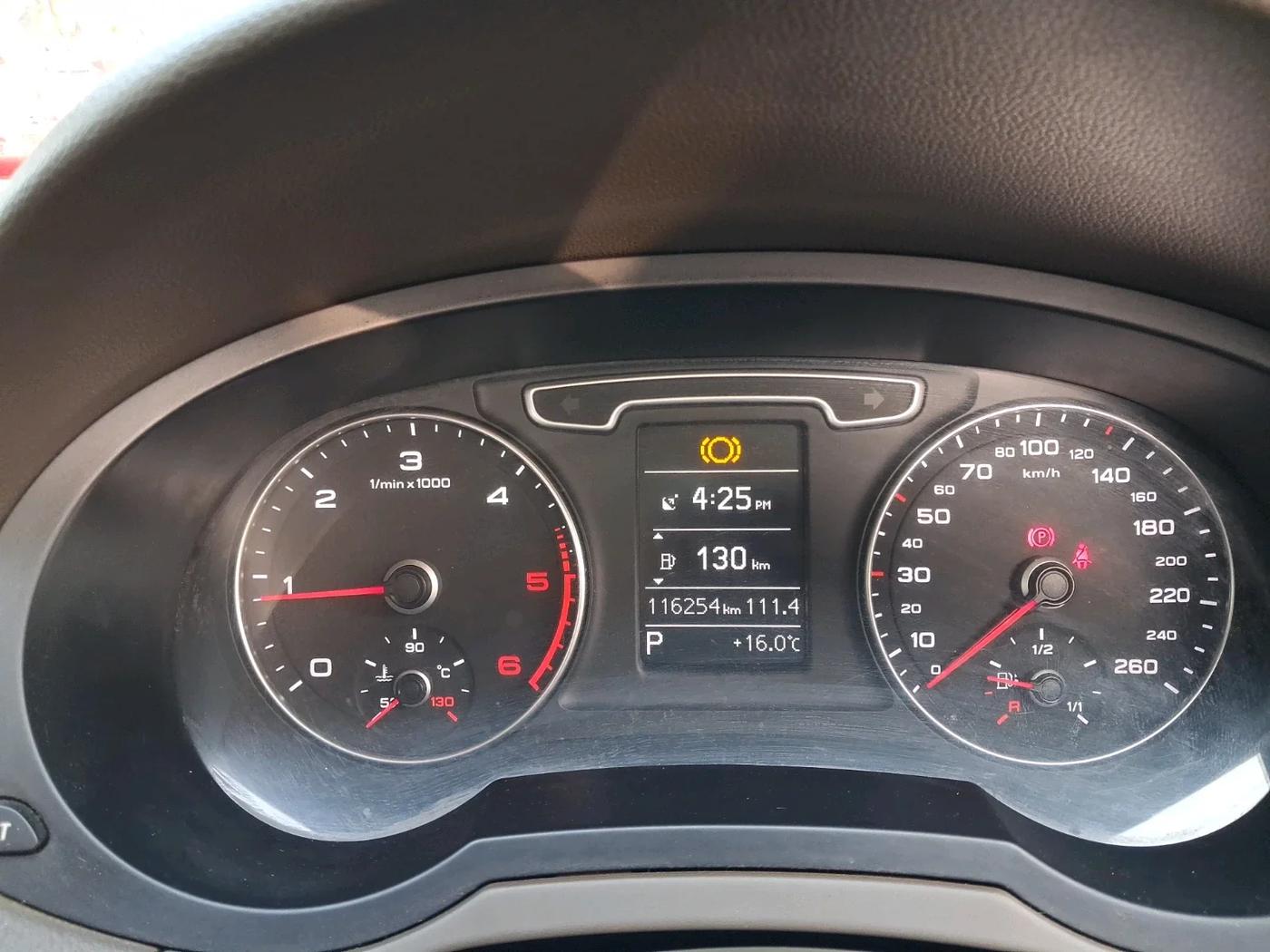 2013 Audi Q3 2.0 QUATTRO TDI AT, Diesel, Automatic, 1,16,254 km, interior