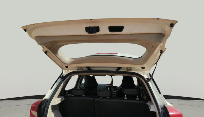 2021 Mahindra XUV300 W8 (O) 1.5 DIESEL, Diesel, Manual, 2,21,711 km, exterior