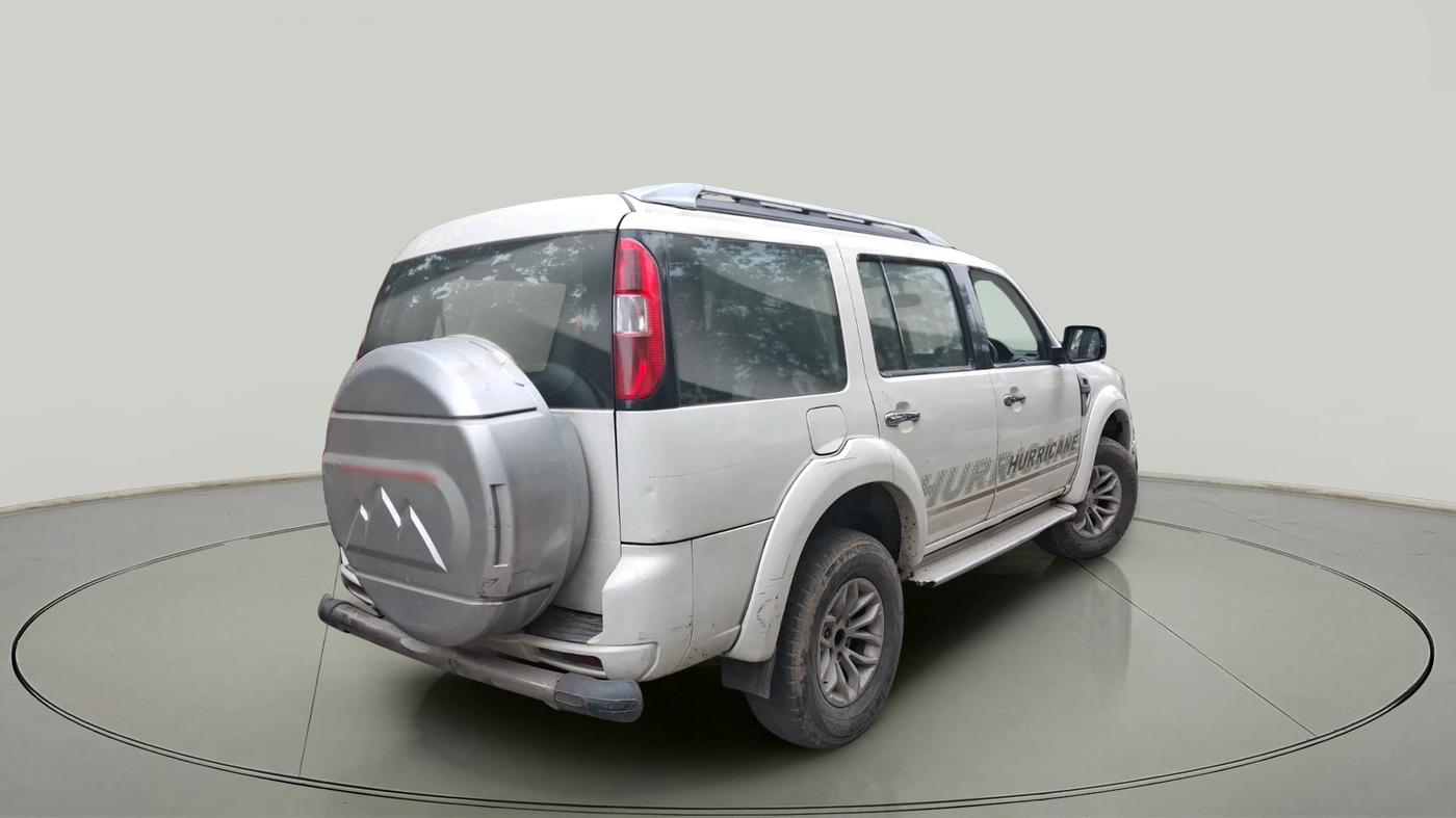 2014 Ford Endeavour 2.5L 4X2 MT, Diesel, Manual, 1,33,996 km, exterior