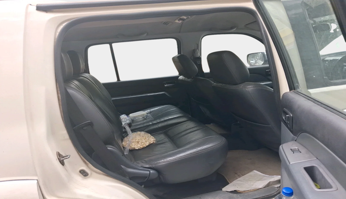 2014 Ford Endeavour 2.5L 4X2 MT, Diesel, Manual, 1,33,996 km, interior