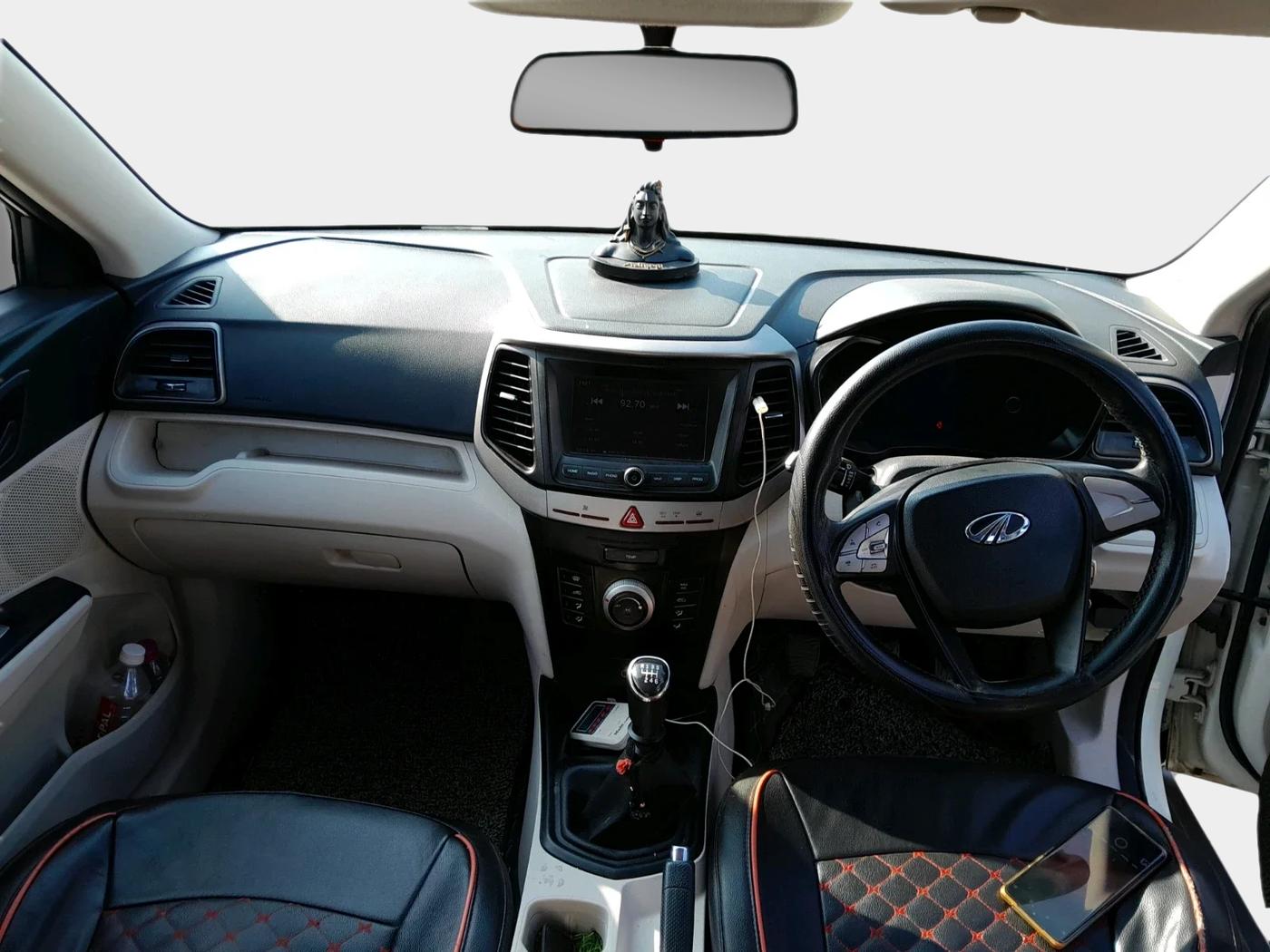 2021 Mahindra XUV300 W6 1.2 PETROL, Petrol, Manual, 60,764 km, interior