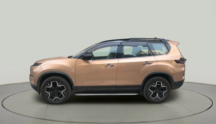 2023 Tata Safari ACCOMPLISHED PLUS 6 STR DUAL TONE AT, Diesel, Automatic, 77,542 km, exterior