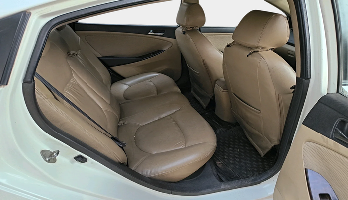 2013 Hyundai Verna FLUIDIC 1.6 CRDI SX, Diesel, Manual, 1,03,760 km, interior