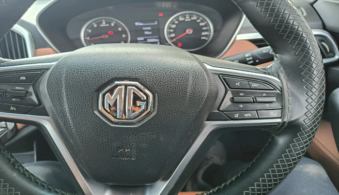 2022 MG HECTOR PLUS SELECT 2.0 DIESEL TURBO MT 7-STR, Diesel, Manual, 53,680 km, interior