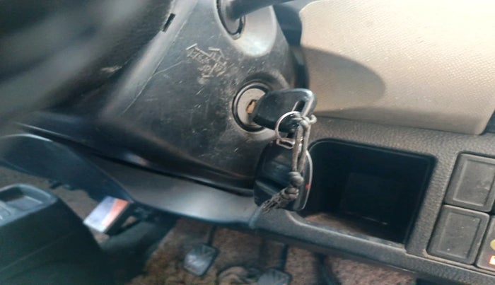 2013 Maruti Wagon R 1.0 LXI, CNG, Manual, 58,316 km, interior