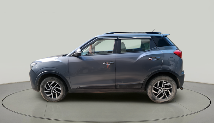2023 Mahindra XUV300 W8 (O) 1.5 DIESEL, Diesel, Manual, 41,245 km, exterior