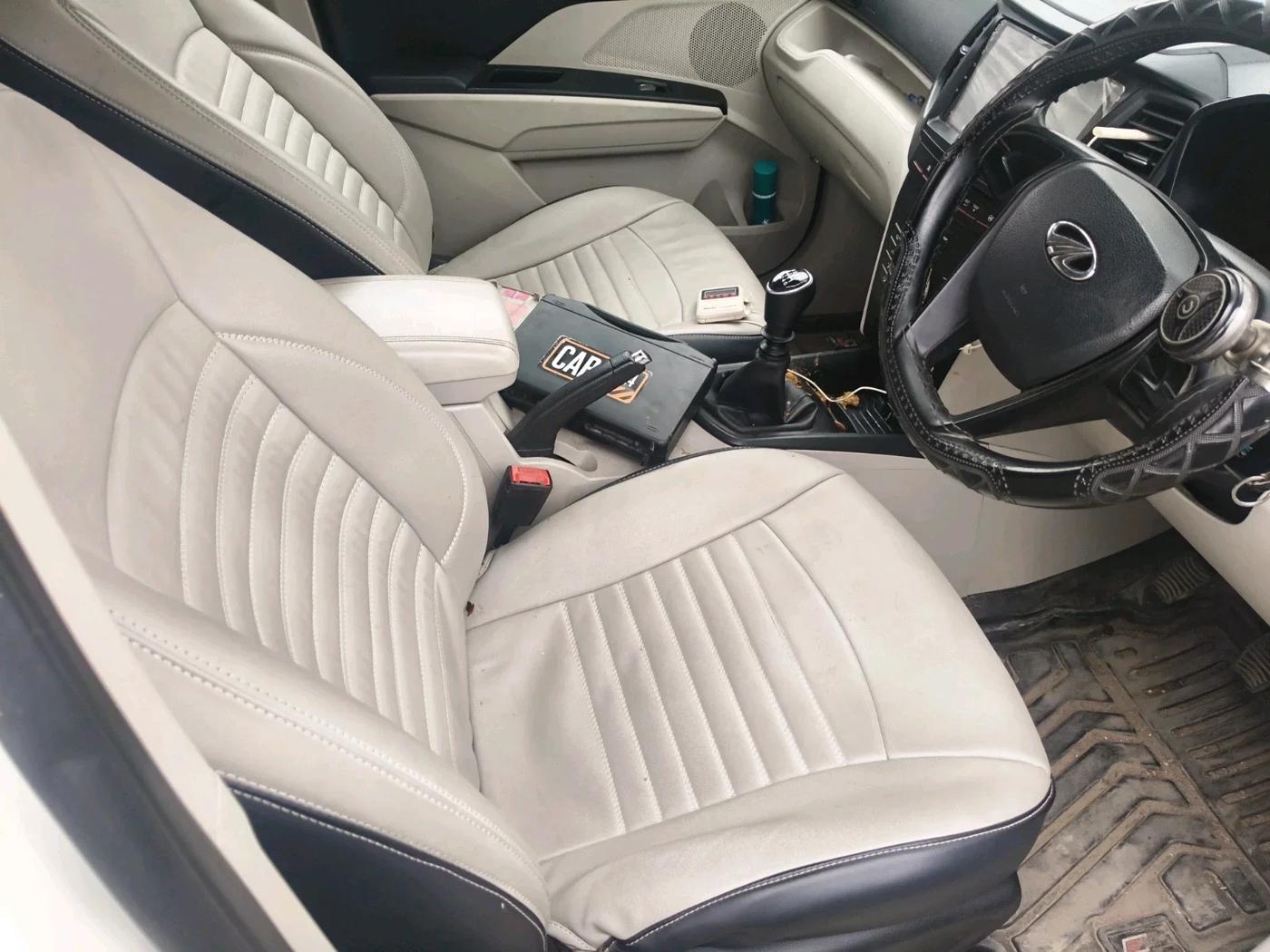 2022 Mahindra XUV300 W4 1.2 PETROL, Petrol, Manual, 67,000 km, interior
