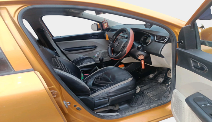 2020 Renault TRIBER RXL MT, Petrol, Manual, 96,228 km, interior