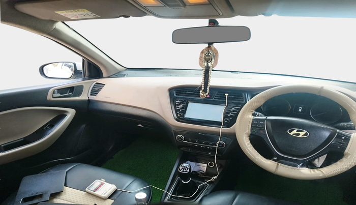 2017 Hyundai Elite i20 ASTA 1.4 CRDI (O), Diesel, Manual, 1,42,720 km, interior