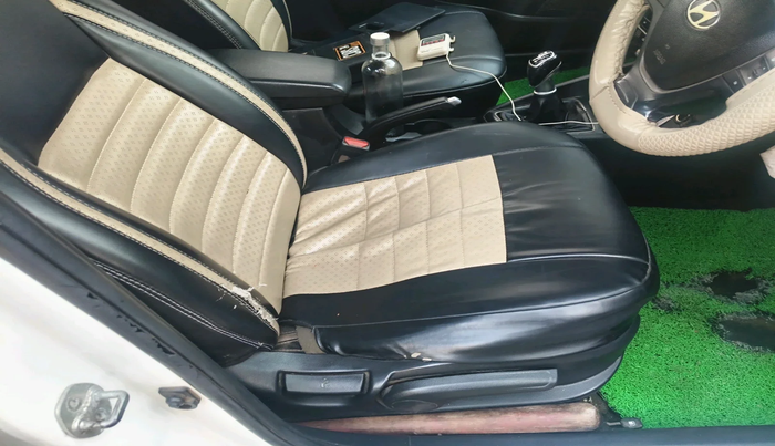 2017 Hyundai Elite i20 ASTA 1.4 CRDI (O), Diesel, Manual, 1,42,720 km, interior