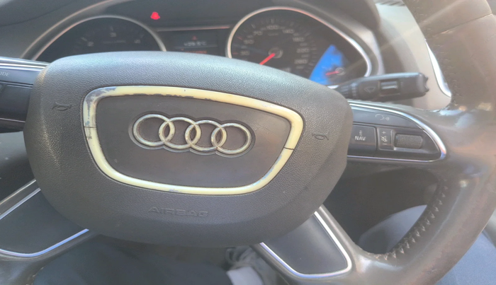 2014 Audi Q7 35 TDI PREMIUM PLUS, Diesel, Automatic, 1,02,388 km, interior