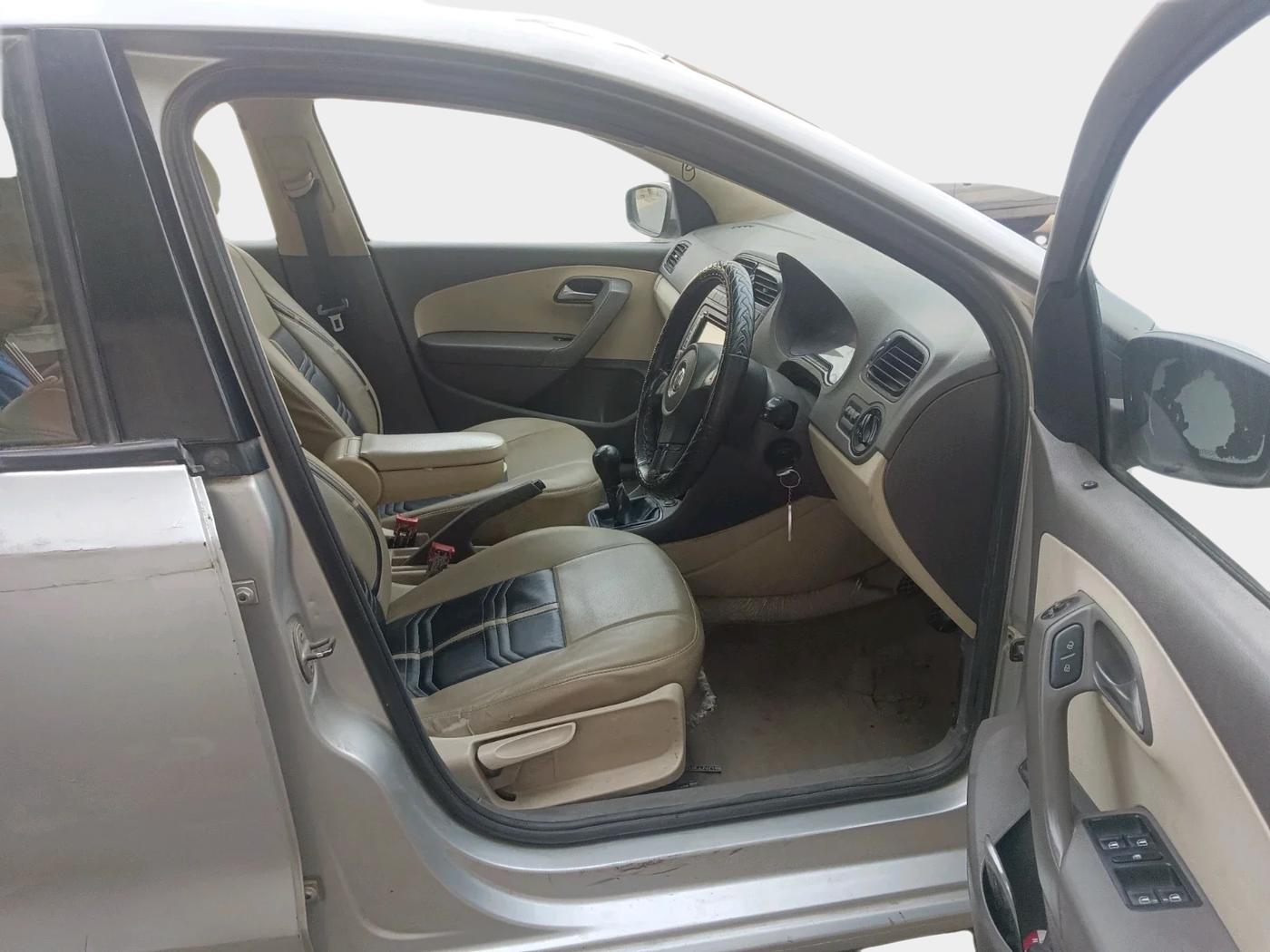 2013 Volkswagen Vento COMFORTLINE DIESEL 1.6, Diesel, Manual, 88,214 km, interior