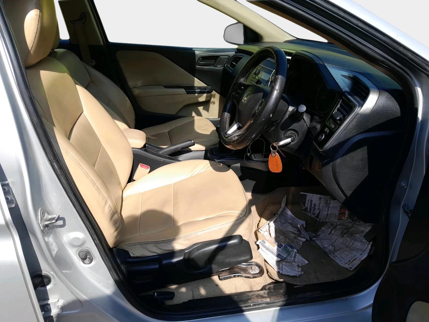 2014 Honda City 1.5L I-DTEC SV, Diesel, Manual, 1,70,742 km, interior