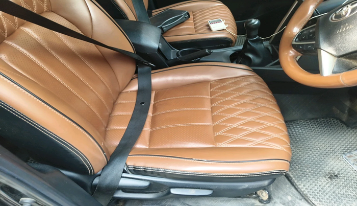 2022 Toyota Innova Crysta 2.4 G 8 STR, Diesel, Manual, 70,036 km, interior