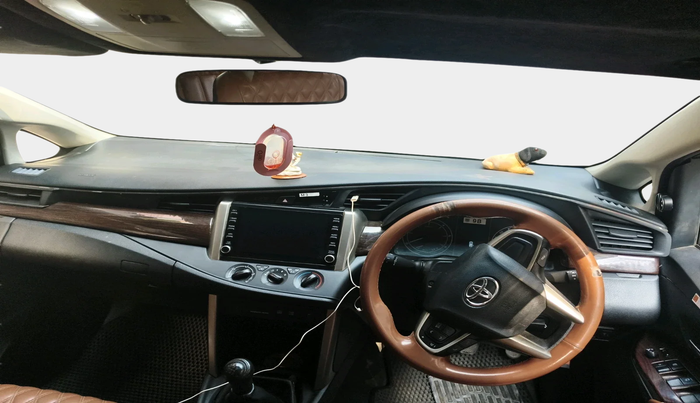 2022 Toyota Innova Crysta 2.4 G 8 STR, Diesel, Manual, 70,036 km, interior