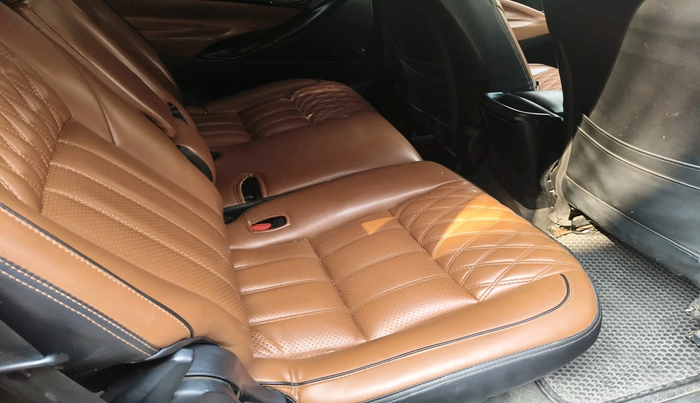 2022 Toyota Innova Crysta 2.4 G 8 STR, Diesel, Manual, 70,036 km, interior