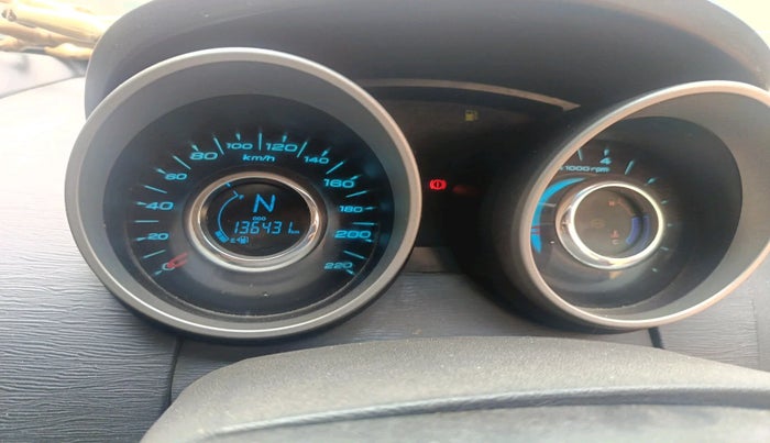 2015 Mahindra XUV500 W4, Diesel, Manual, 1,36,431 km, interior