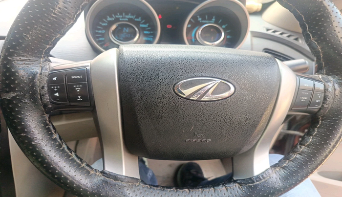 2015 Mahindra XUV500 W4, Diesel, Manual, 1,36,431 km, interior