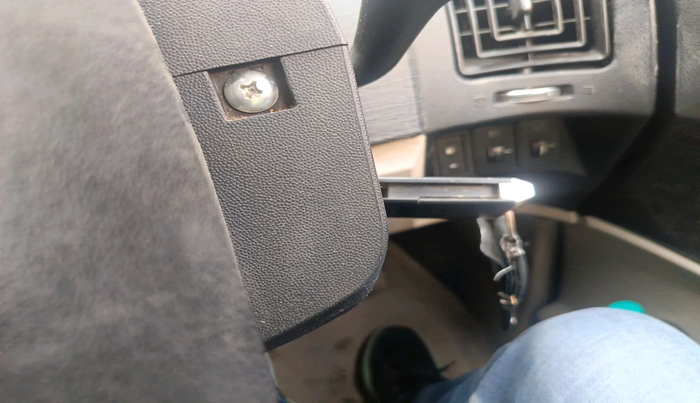 2015 Mahindra XUV500 W4, Diesel, Manual, 1,36,431 km, interior