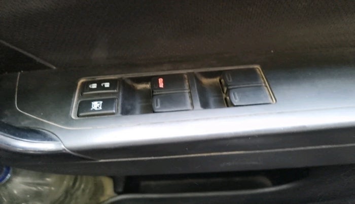 2018 Maruti Vitara Brezza ZDI PLUS DUAL TONE, Diesel, Manual, 93,830 km, interior