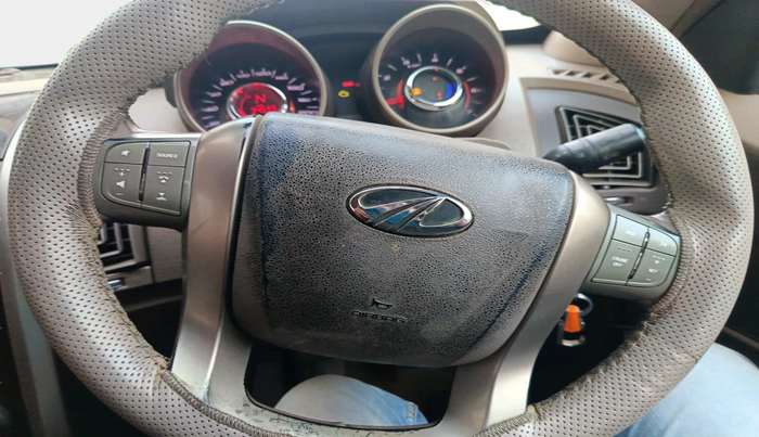 2012 Mahindra XUV500 W6, Diesel, Manual, 94,599 km, interior