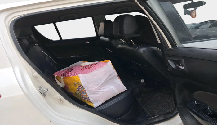 2014 Maruti Swift VDI, Diesel, Manual, 1,90,884 km, interior