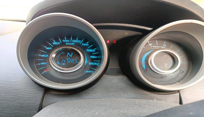 2016 Mahindra XUV500 W10, Diesel, Manual, 1,47,207 km, interior